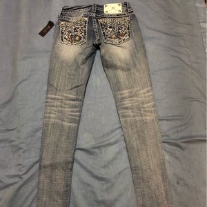 Miss me jeans new with tags hard to get size 25 inseam 31 great look and feel